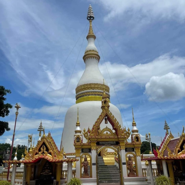 วัดแก่งคอย (Wat Kaeng Khoi) Photo 1 of 5