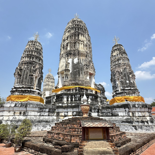 วัดมหาธาตุวรวิหาร (Wat Mahathat Worawihan) Photo 1 of 5