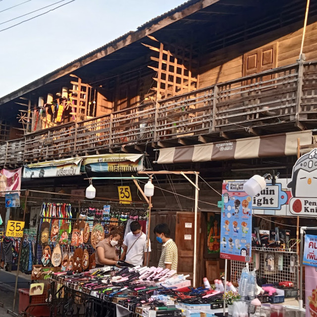 กาดกองต้า (Kad Kong Ta)