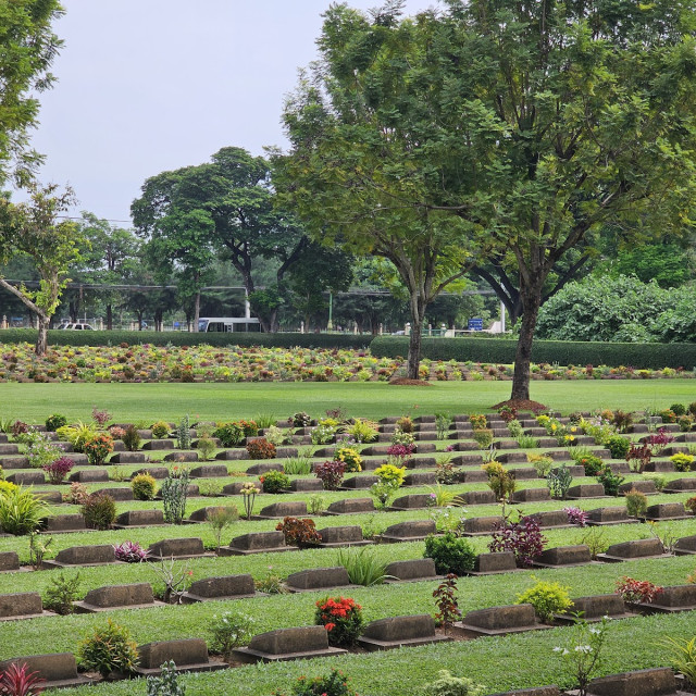 สุสานทหารสัมพันธมิตรดอนรัก (Don Rak War Cemetery) Photo 1 of 5