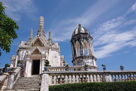 อุทยานประวัติศาสตร์พระนครคีรี (Phra Nakhon Khiri Historical Park) Photo 2 of 5