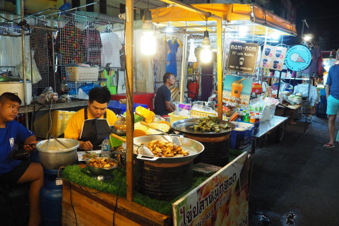ตลาดโต้รุ่งหัวหิน (Hua Hin Night Market)
