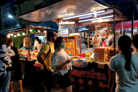 ตลาดโต้รุ่งหัวหิน (Hua Hin Night Market)