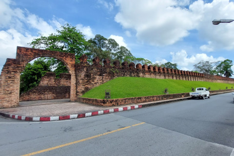 กำแพงเมืองเก่า จังหวัดนครศรีธรรมราช (Ancient City Wall Nakhon Si Thammarat)