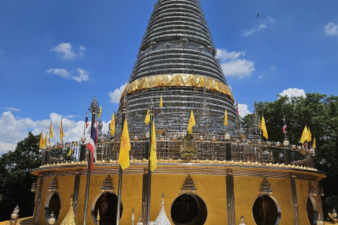 พระมหาเจดีย์ไตรภพ ไตรมงคล (เจดีย์สแตนเลส) (Tri Bhumi Tri Mongkol Stupa (Stainless Stupa))
