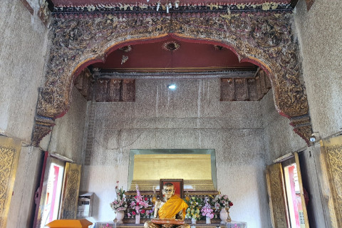 วัดสุทธิวาตวราราม (วัดช่องลม) (Suthiwataram Temple (Chong Lom Temple)) Photo 3 of 5