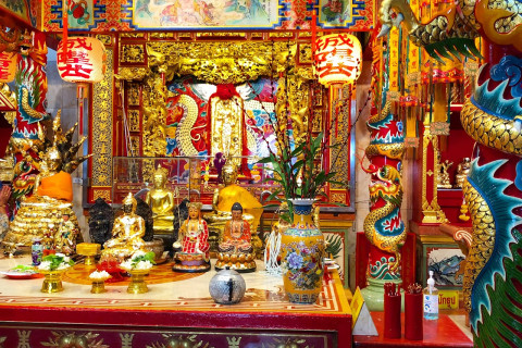 ศาลเจ้าพ่อหลักเมืองสมุทรสาคร (Samut Sakhon City Pillar Shrine) Photo 1 of 5