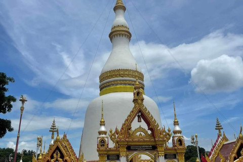 วัดแก่งคอย (Wat Kaeng Khoi) Photo 1 of 5