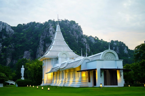 หอมนสิการ (Manisikarn Hall)