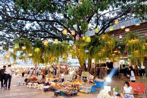 ตลาดต้นตาล ขอนแก่น (Ton Tann Market Khon Kaen) Photo 3 of 5