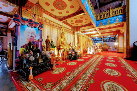 พระมหาธาตุแก่นนคร (Phra Mahathat Kaen Nakhon) Photo 2 of 5