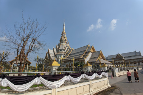 วัดโสธรวรารามวรวิหาร (Wat Sothon Wararam Worawihan) Photo 2 of 5