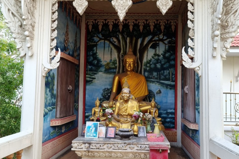 วัดเขาพระบาท พัทยา (Wat Khao Phra Bat Pattaya) Photo 4 of 5