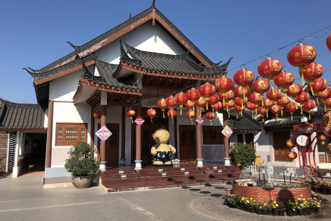 ศาลหลักเมืองสุพรรณบุรี (Suphanburi City Pillar Shrine) Photo 4 of 5
