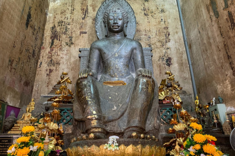 วัดหน้าพระเมรุ (Wat Na Phra Meru) Photo 5 of 5