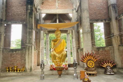 พระพุทธบาทเขาน้อย (Phra Phutthabat Khao Noi) Photo 3 of 5