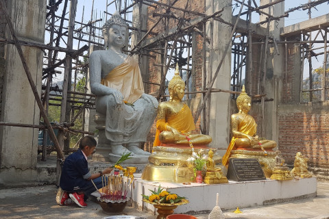 พระพุทธบาทเขาน้อย (Phra Phutthabat Khao Noi) Photo 2 of 5