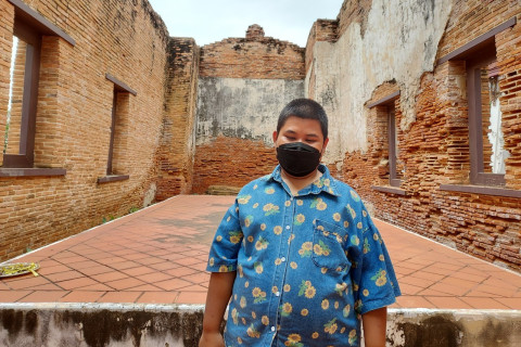 วัดใหญ่จอมปราสาท (Yai Chom Prasat Temple) Photo 3 of 5