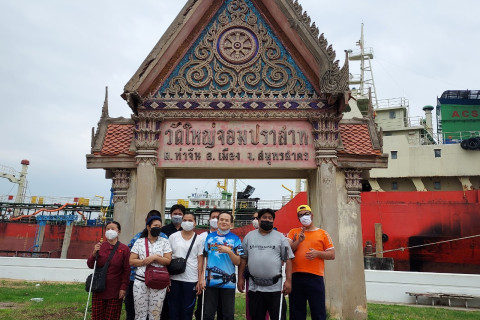วัดใหญ่จอมปราสาท (Yai Chom Prasat Temple) Photo 2 of 5