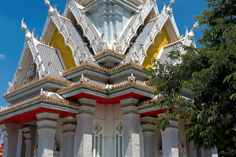 ศาลหลักเมือง ขอนแก่น (Khon Kaen City Pillar Shrine) Photo 1 of 5