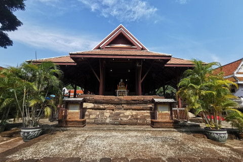 วัดมหาธาตุวรวิหาร (Wat Mahathat Worawihan) Photo 4 of 5