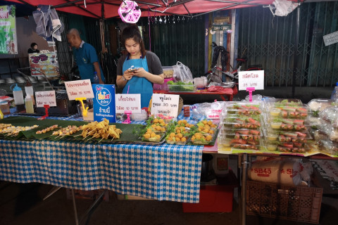 กาดกองต้า (Kad Kong Ta)