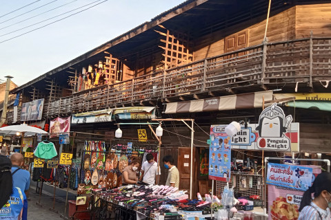 กาดกองต้า (Kad Kong Ta)