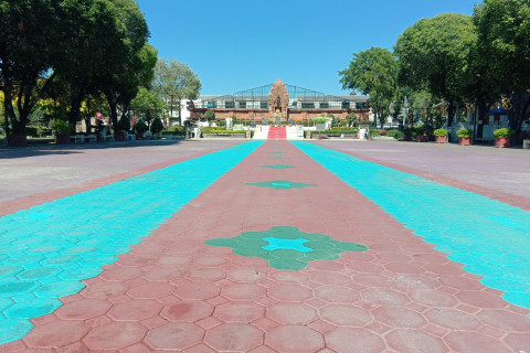 อนุสาวรีย์พระนางจามเทวี (Queen Cham Thewi Monument)