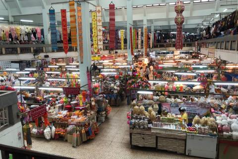 ตลาดวโรรส (Warorot Market)