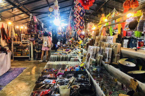 ถนนคนเดินท่าแพ (Tha Phae Walking Street) Photo 2 of 5