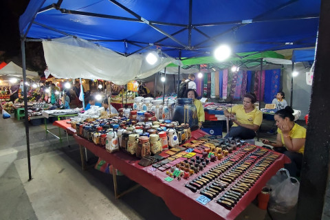 ถนนคนเดินท่าแพ (Tha Phae Walking Street) Photo 5 of 5