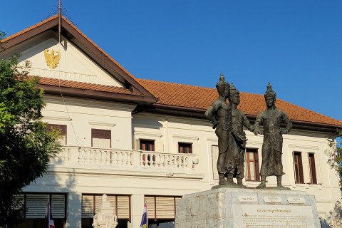 พระบรมราชานุสาวรีย์สามกษัตริย์ (Three Kings Monument)