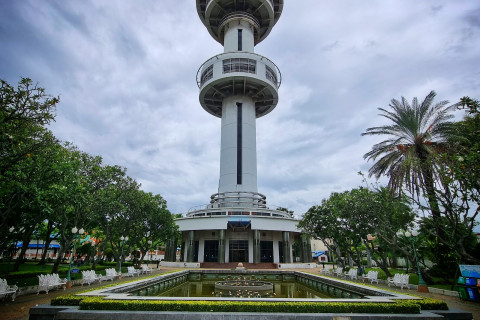 หอคอยบรรหาร-แจ่มใส (Banharn-Jamsai Tower) Photo 1 of 5