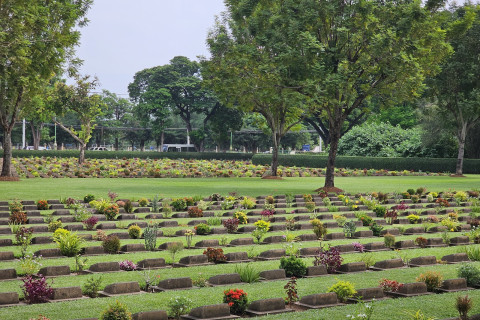 สุสานทหารสัมพันธมิตรดอนรัก (Don Rak War Cemetery) Photo 1 of 5