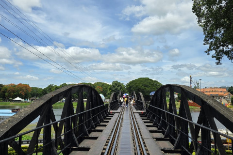 สะพานข้ามแม่น้ำแคว (River Kwai Bridge)