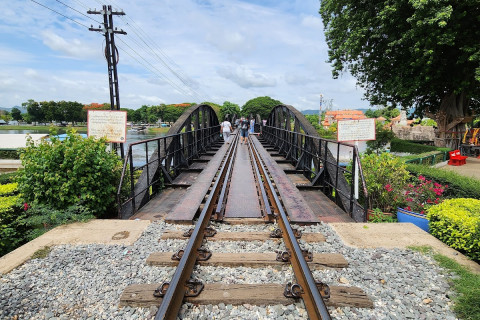 สะพานข้ามแม่น้ำแคว (River Kwai Bridge)