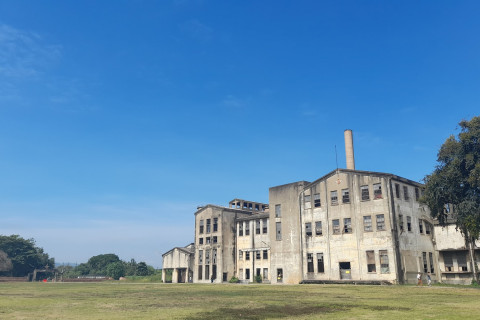 โรงงานกระดาษไทยกาญจนบุรี (Thai Paper Mill Kanchanaburi) Photo 1 of 5