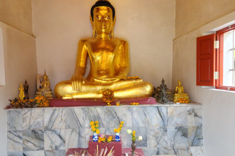 วัดมหาธาตุวรมหาวิหาร (Wat Mahathat Worawihan) Photo 4 of 5