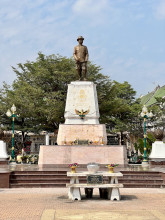 วัดสุทธิวาตวราราม (วัดช่องลม) (Suthiwataram Temple (Chong Lom Temple)) Photo 4 of 5