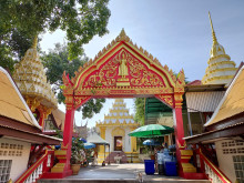 วัดเขาพระบาท พัทยา (Wat Khao Phra Bat Pattaya) Photo 2 of 5