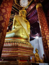 วัดหน้าพระเมรุ (Wat Na Phra Meru) Photo 3 of 5
