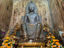 วัดหน้าพระเมรุ (Wat Na Phra Meru) Photo 5 of 5