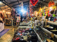 ถนนคนเดินท่าแพ (Tha Phae Walking Street) Photo 2 of 5