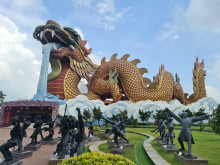 พิพิธภัณฑ์ลูกหลานพันธุ์มังกร (Dragon Descendants Museum)